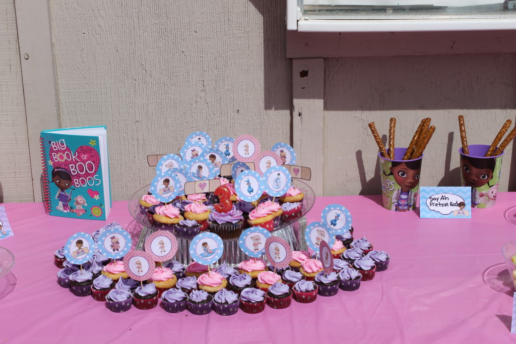 Doc McStuffins Party: Cupcakes