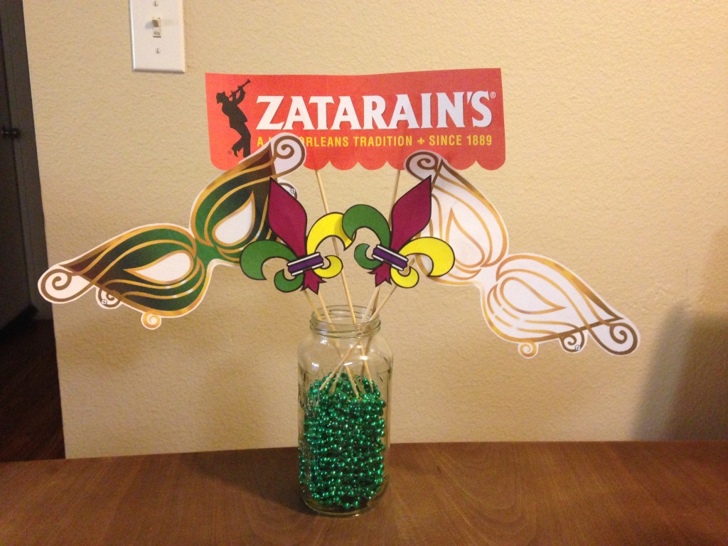 Mama Chit Chat: Mardi Gras Party Centerpiece