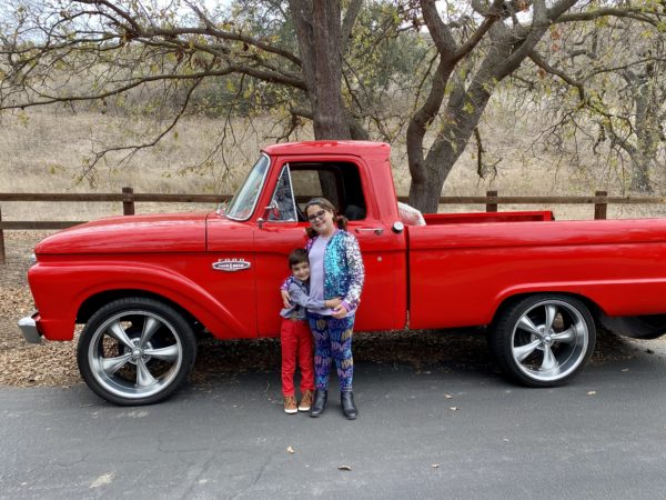 ❤️ H E L L O February! I had the best time taking photos of my babes on the @littleredtruckrental. Check them out if you’re local. ❤️